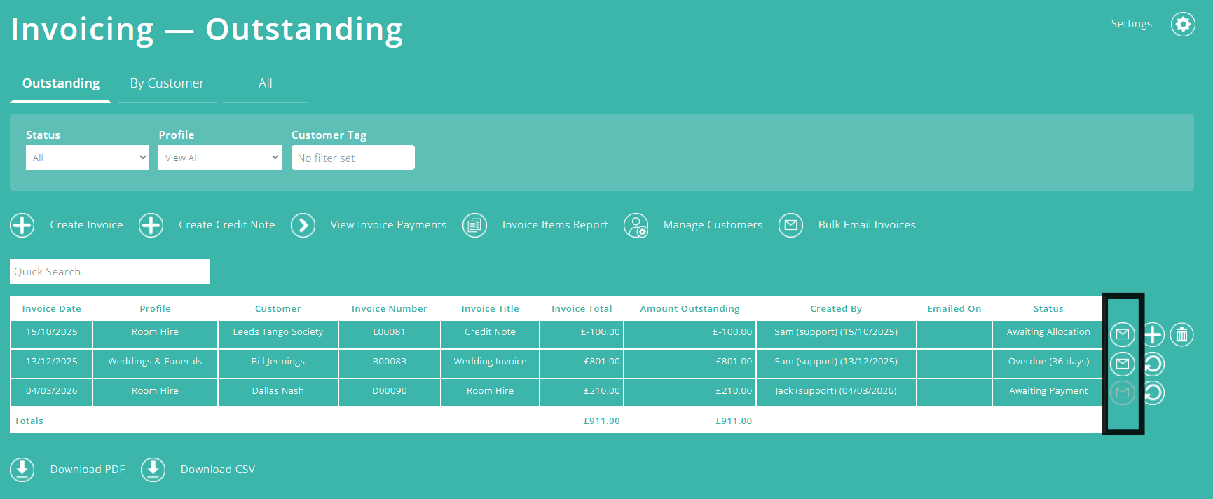ExpensePlus screenshot of the Invoicing screen, highlighting customers with or without an email address