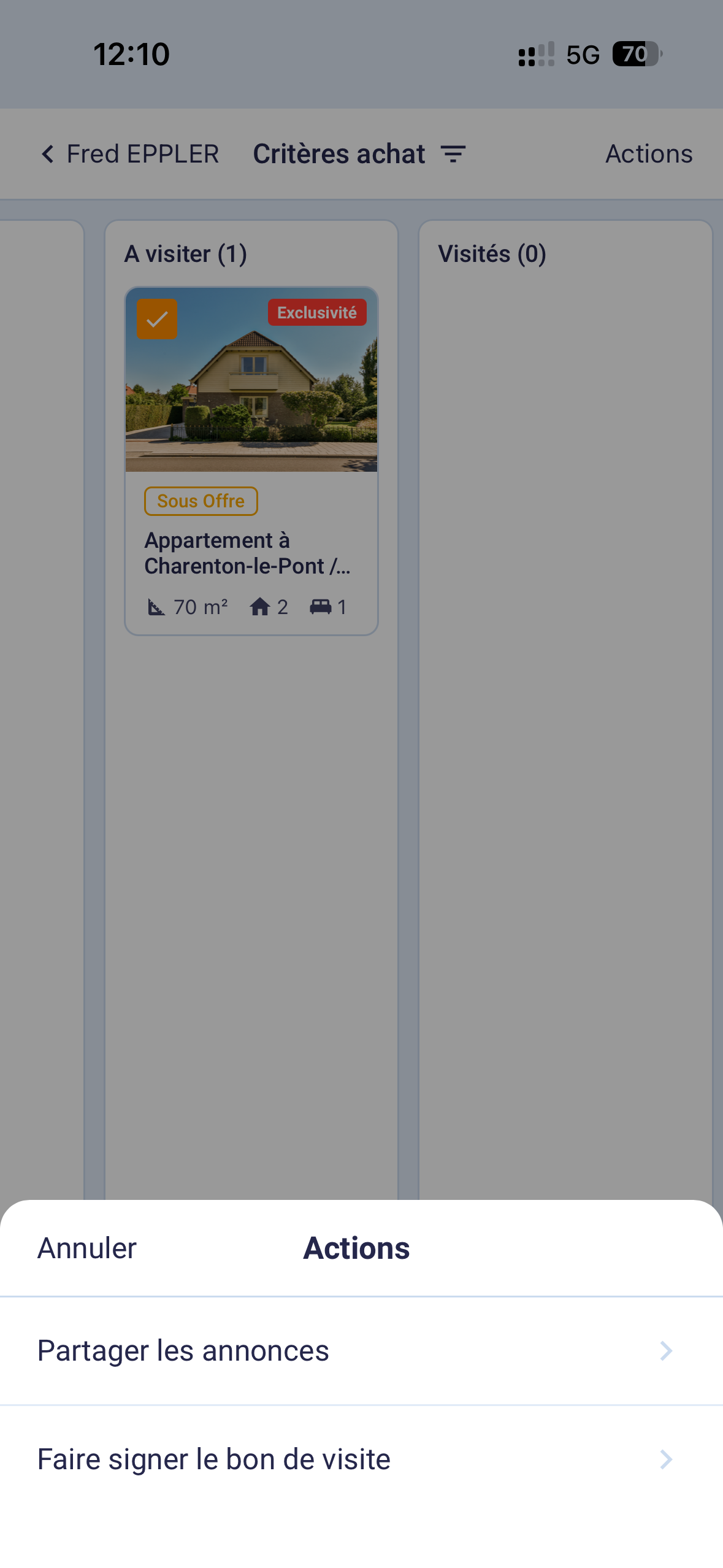 Le rapprochement sur le téléphone, une annonce sélectionnée dans « A visiter » : le menu « Actions » propose « Partager les annonces » et « Faire signer le bon de visite ».