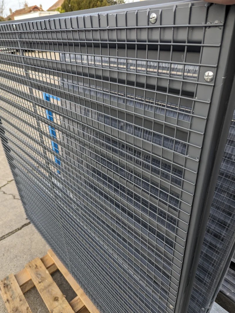 grille de ventilation sur mesure avec grillage anti nuisible
