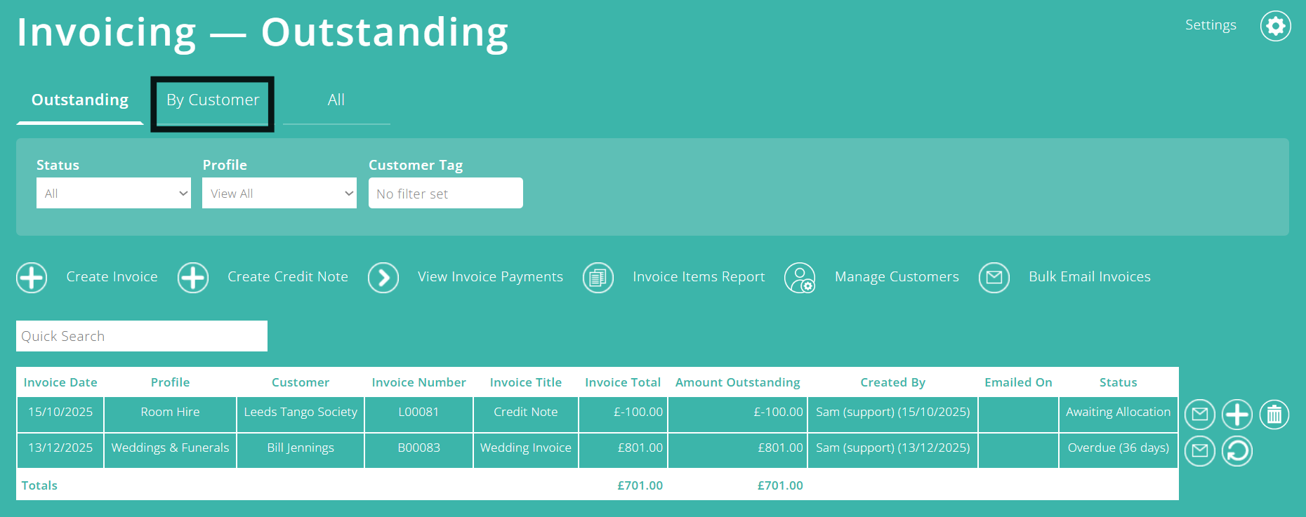 ExpensePlus screenshot of the Invoicing screen, with the 'By customer' tab highlighted