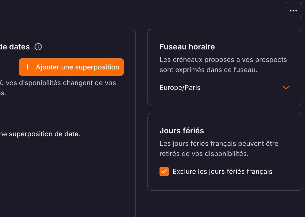 Le réglage du « Fuseau horaire » des créneaux et la case « Exclure les jours fériés français », à côté des superpositions de dates.