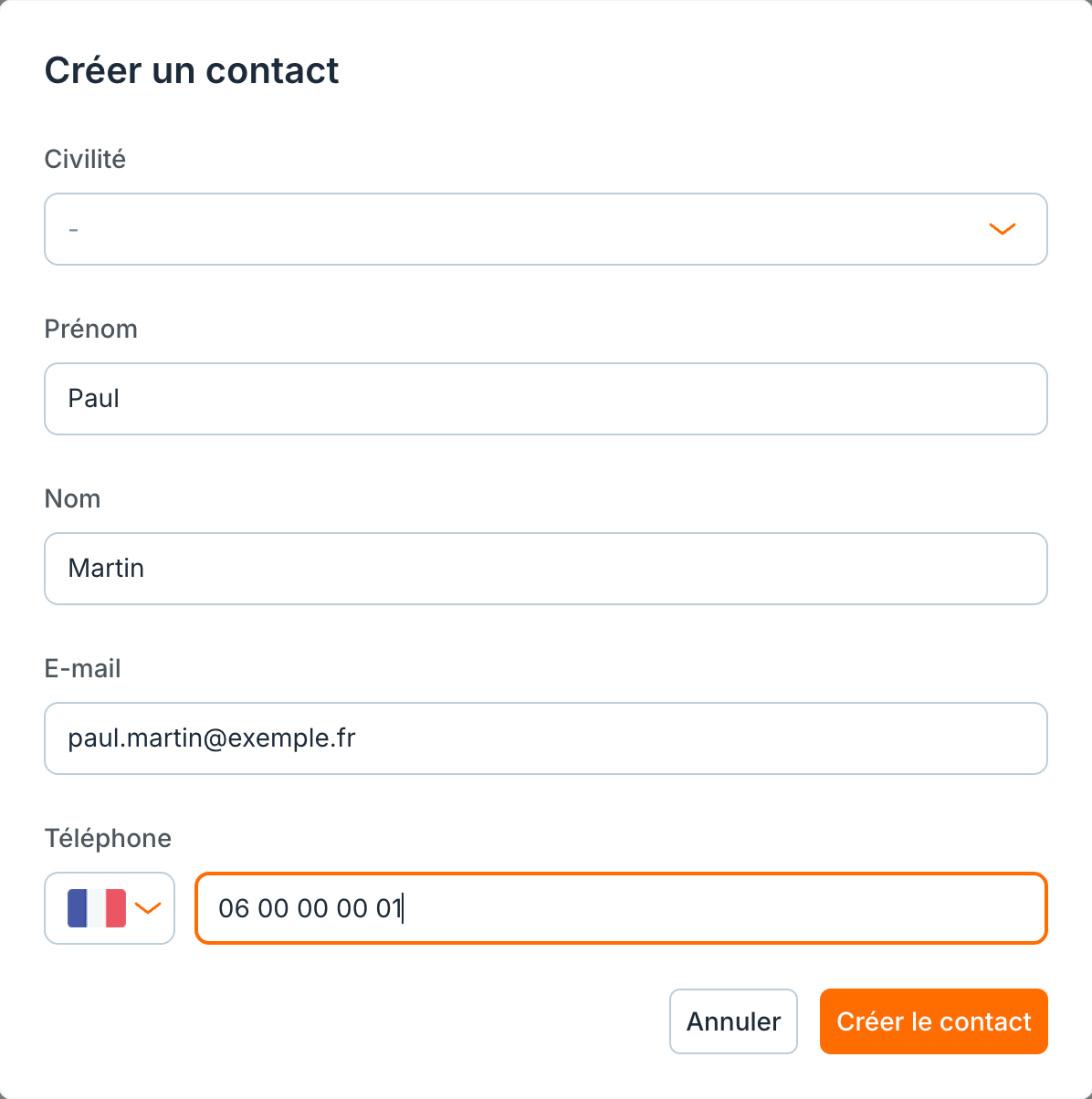 La création d'un contact : le nom, et l'e-mail, le téléphone ou le prénom qui permettent de repérer un doublon.