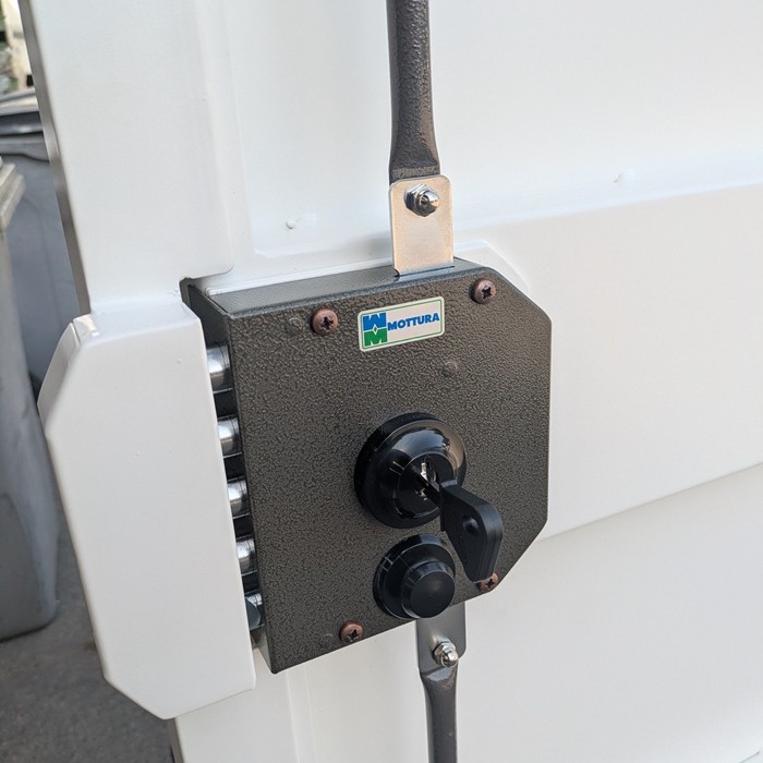 porte blindée avec serrure Mottura A2P*