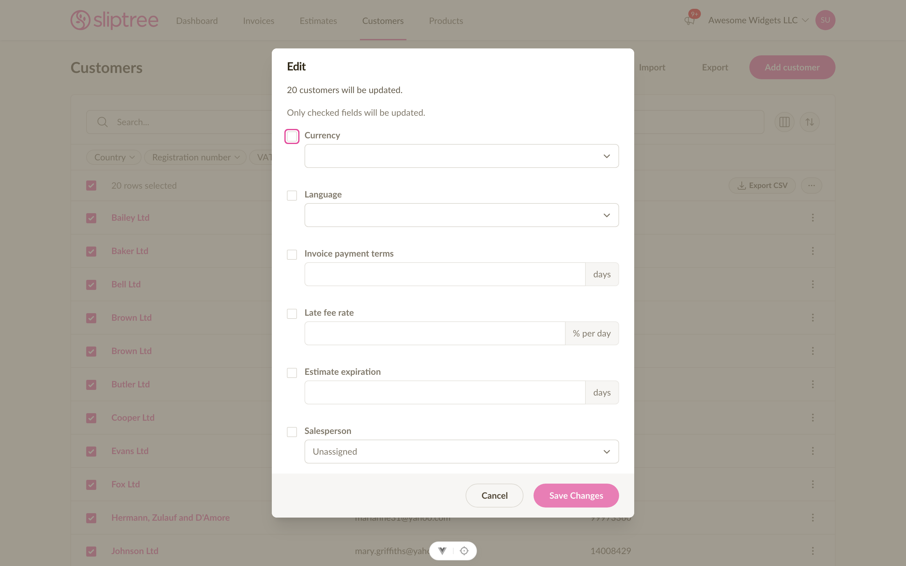 The bulk update modal open over the customers list, with a per-field checkbox next to Currency, Language, Invoice payment terms, Late fee rate, Estimate expiration, and Salesperson
