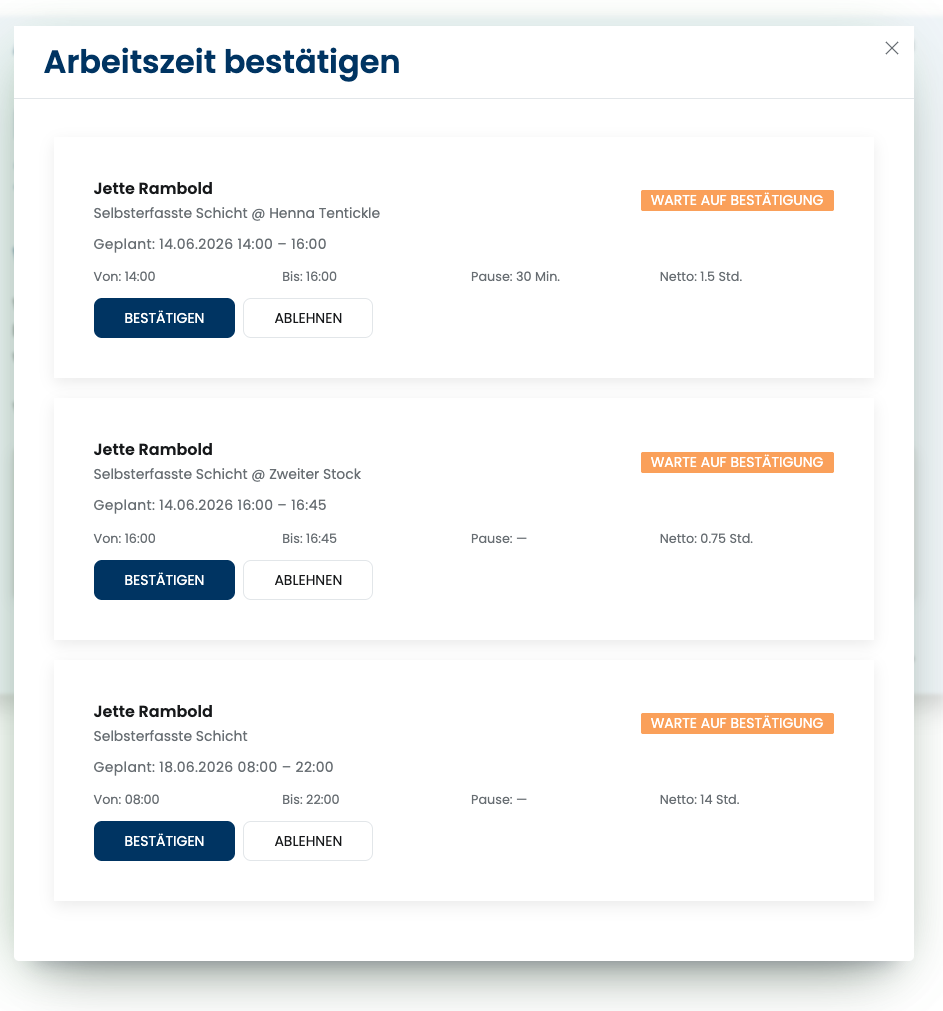 Liste der offenen Zeiten mit Bestätigen- und Ablehnen-Schaltflächen
